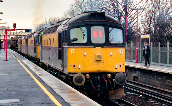 33030, 33019, 33025 & 33202 04 Jan 1999 Hither Green 99_01A_TJR020