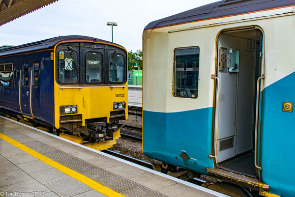 150122 & 150260 14_July_16 Cardiff Central_TJR291