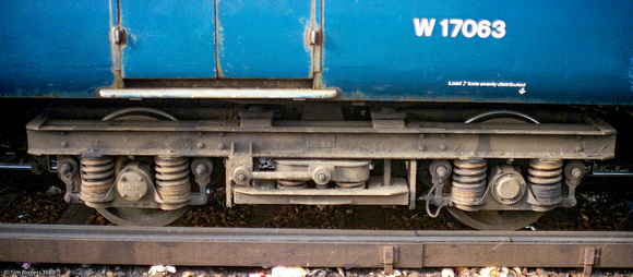 Mk2a BFK W17063 11 Feb 1988 Waterloo 88_04_TJR002-Enhanced