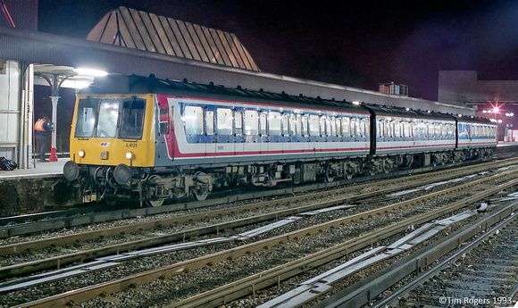 Class 117, L401  17 Nov 1993 Redhill 93_70A_TJR010-Enhanced-SR